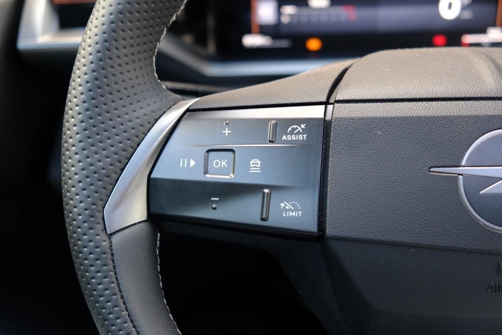 Opel Grandland 1.2 Turbo Hybrid 145pk eDCT6 GS | Navi | App Connect | Adaptive Cruise | Climate Control | Panoramadak | 360° Camera | Focal Audio | Keyless afbeelding 8