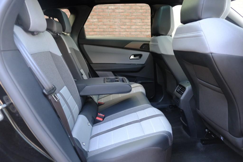 Opel Grandland 1.2 Turbo Hybrid 145pk eDCT6 GS | Navi | App Connect | Adaptive Cruise | Climate Control | Panoramadak | 360° Camera | Focal Audio | Keyless afbeelding 4
