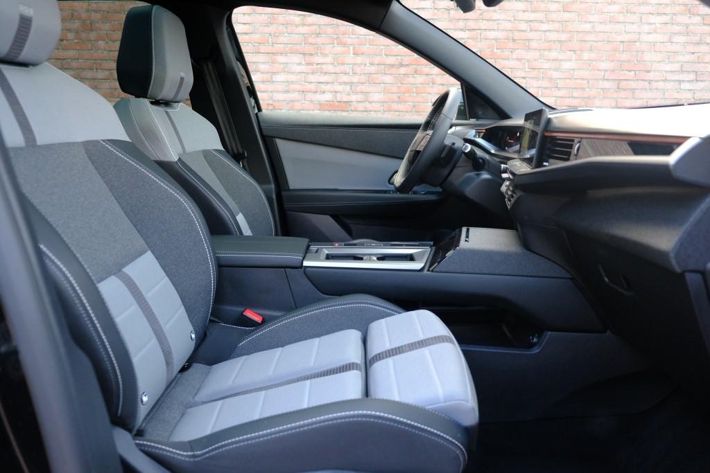 Opel Grandland 1.2 Turbo Hybrid 145pk eDCT6 GS | Navi | App Connect | Adaptive Cruise | Climate Control | Panoramadak | 360° Camera | Focal Audio | Keyless afbeelding 5