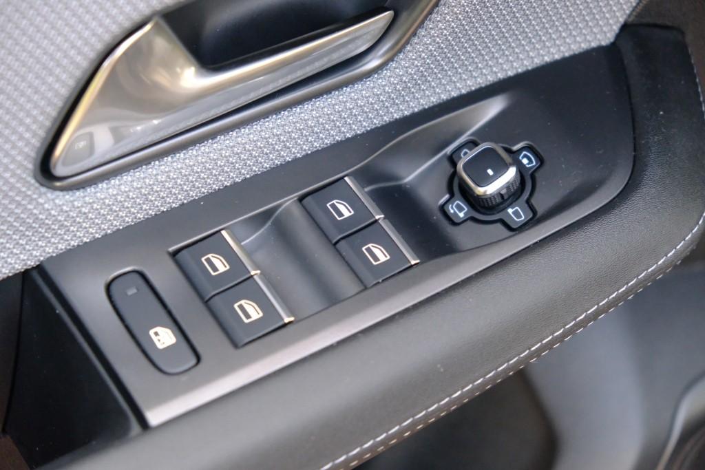 Opel Grandland 1.2 Turbo Hybrid 145pk eDCT6 GS | Navi | App Connect | Adaptive Cruise | Climate Control | Panoramadak | 360° Camera | Focal Audio | Keyless afbeelding 25