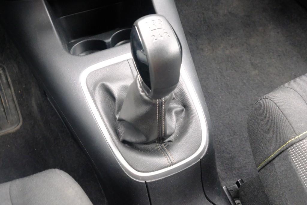 Citroën C3 1.2 PureTech 83pk Max | App Connect | Climate | Cruise | DAB | PDC afbeelding 21