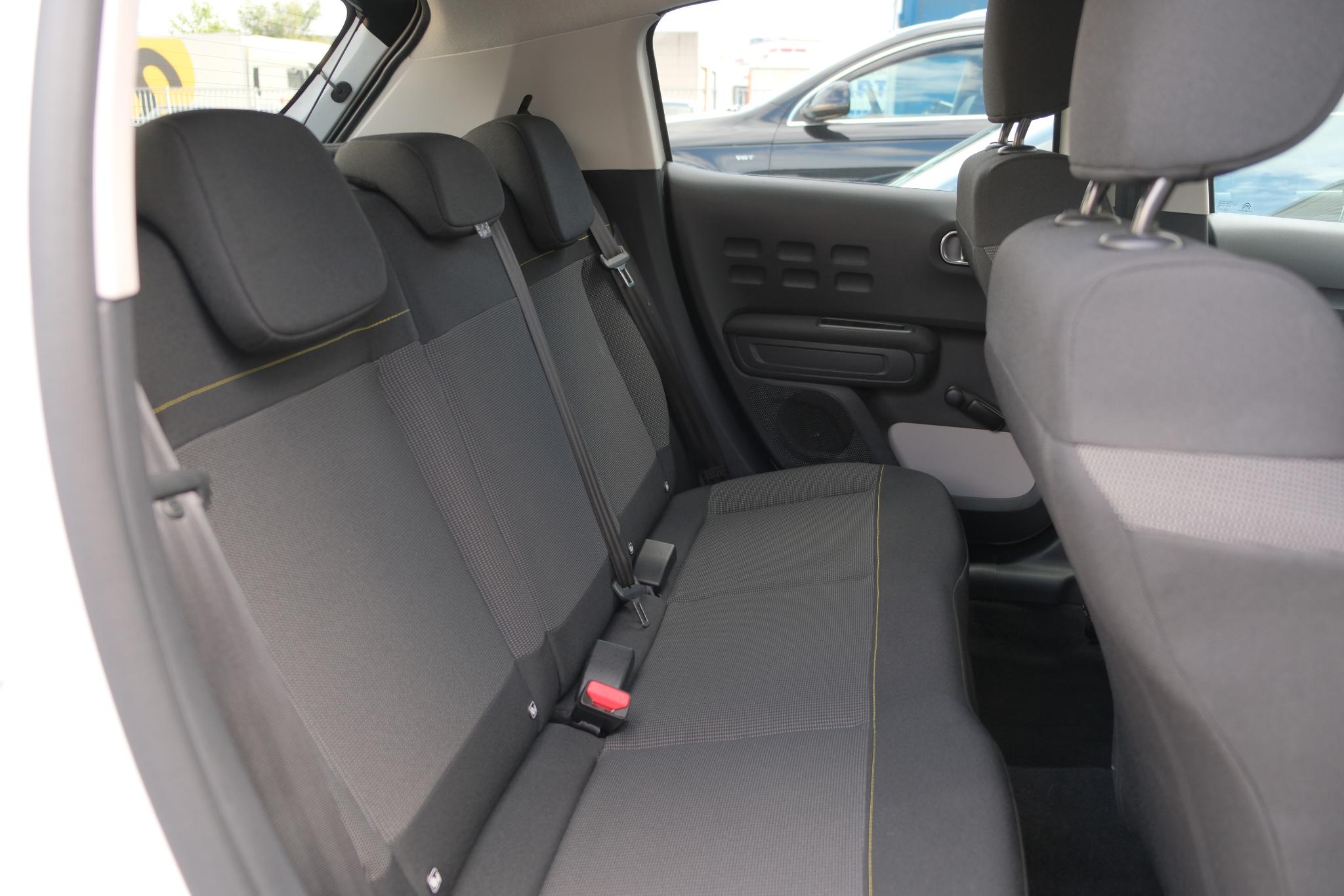 Citroën C3 1.2 PureTech 83pk Max | App Connect | Climate | Cruise | DAB | PDC afbeelding 7