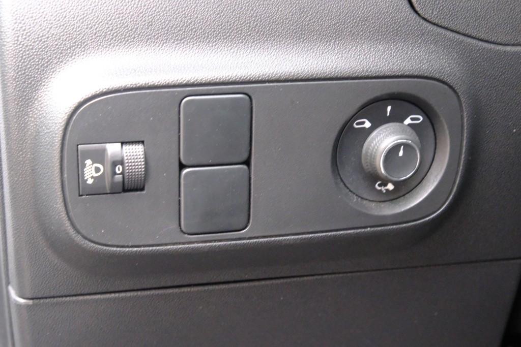 Citroën C3 1.2 PureTech 83pk Max | App Connect | Climate | Cruise | DAB | PDC afbeelding 8
