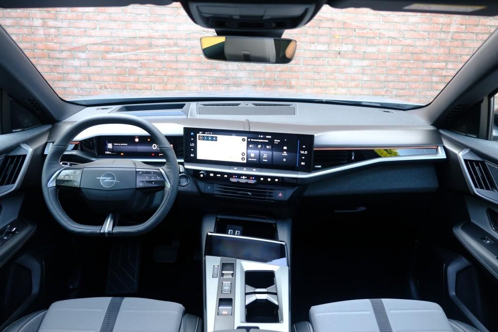 Opel Grandland 1.2 Turbo Hybrid 145pk eDCT6 GS | Navi | App Connect | Adaptive Cruise | Climate Control | Panoramadak | 360° Camera | Focal Audio | Keyless afbeelding 6