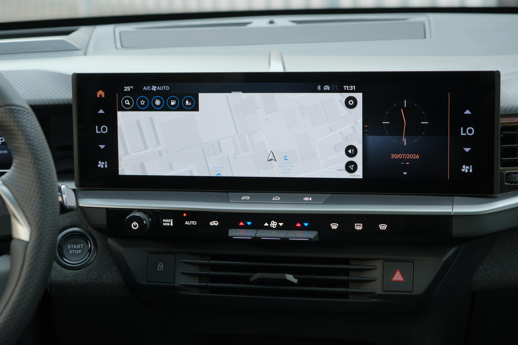 Opel Grandland 1.2 Turbo Hybrid 145pk eDCT6 GS - Panoramadak - Adaptive Cruise - Head-up display - Stoelverwarming - Elektrische achterklep - 360° Camera - Focal Audio afbeelding 11