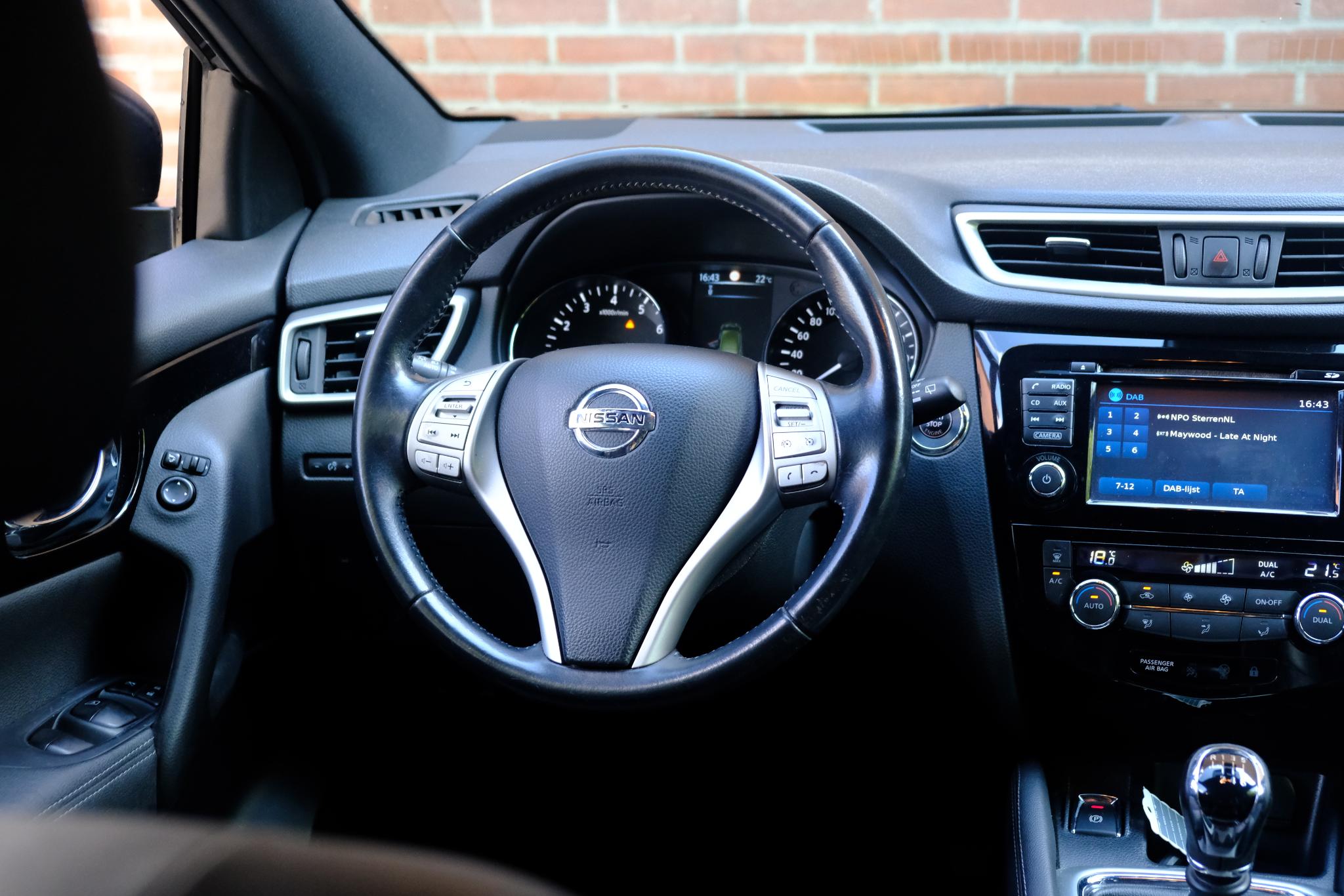 Nissan QASHQAI 1.6 DIG-T 163pk N-Vision | Navi | Climate | Cruise | Panoramadak | 360° Camera | Keyless | Trekhaak afbeelding 13