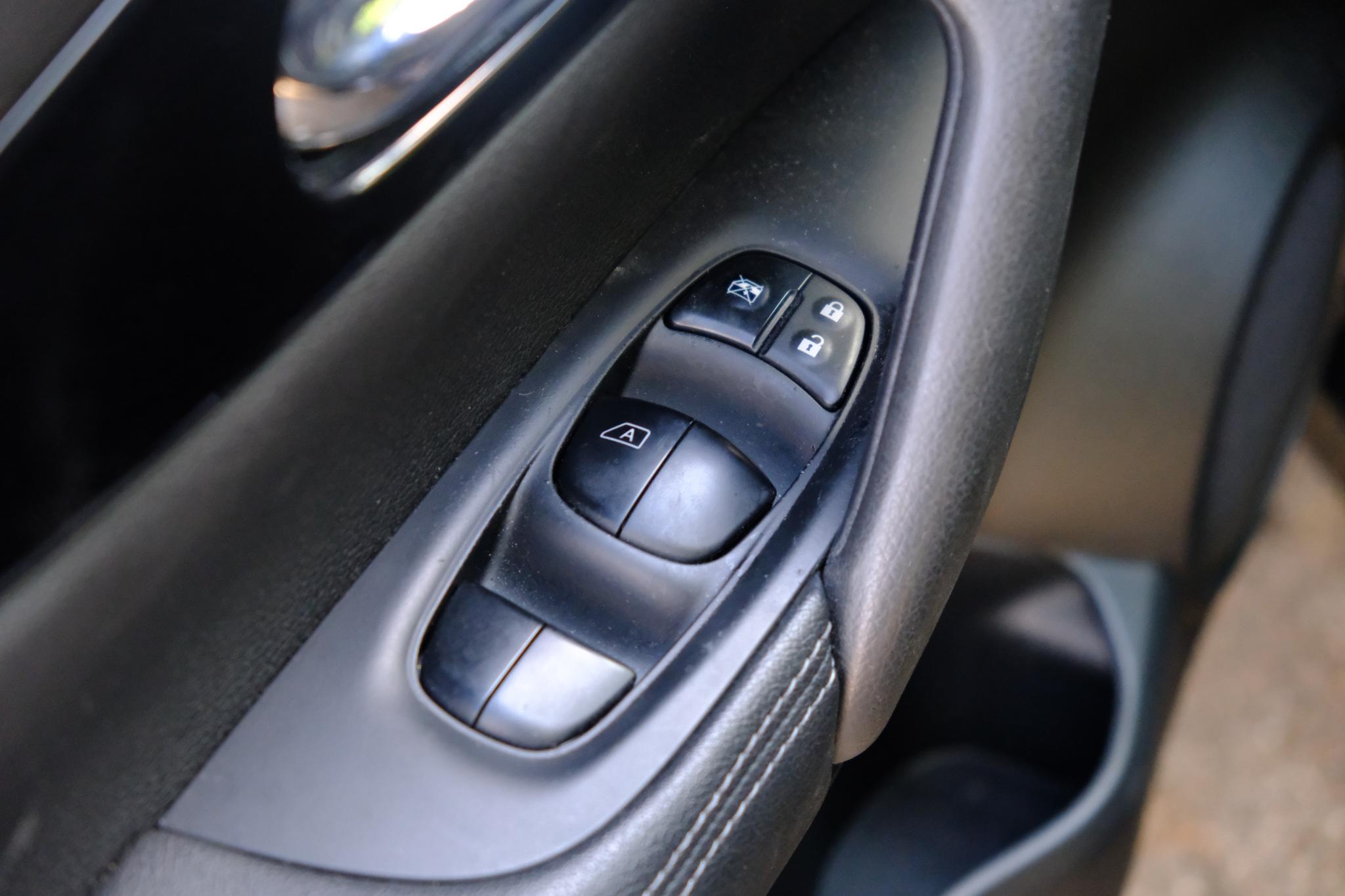 Nissan QASHQAI 1.6 DIG-T 163pk N-Vision | Navi | Climate | Cruise | Panoramadak | 360° Camera | Keyless | Trekhaak afbeelding 27