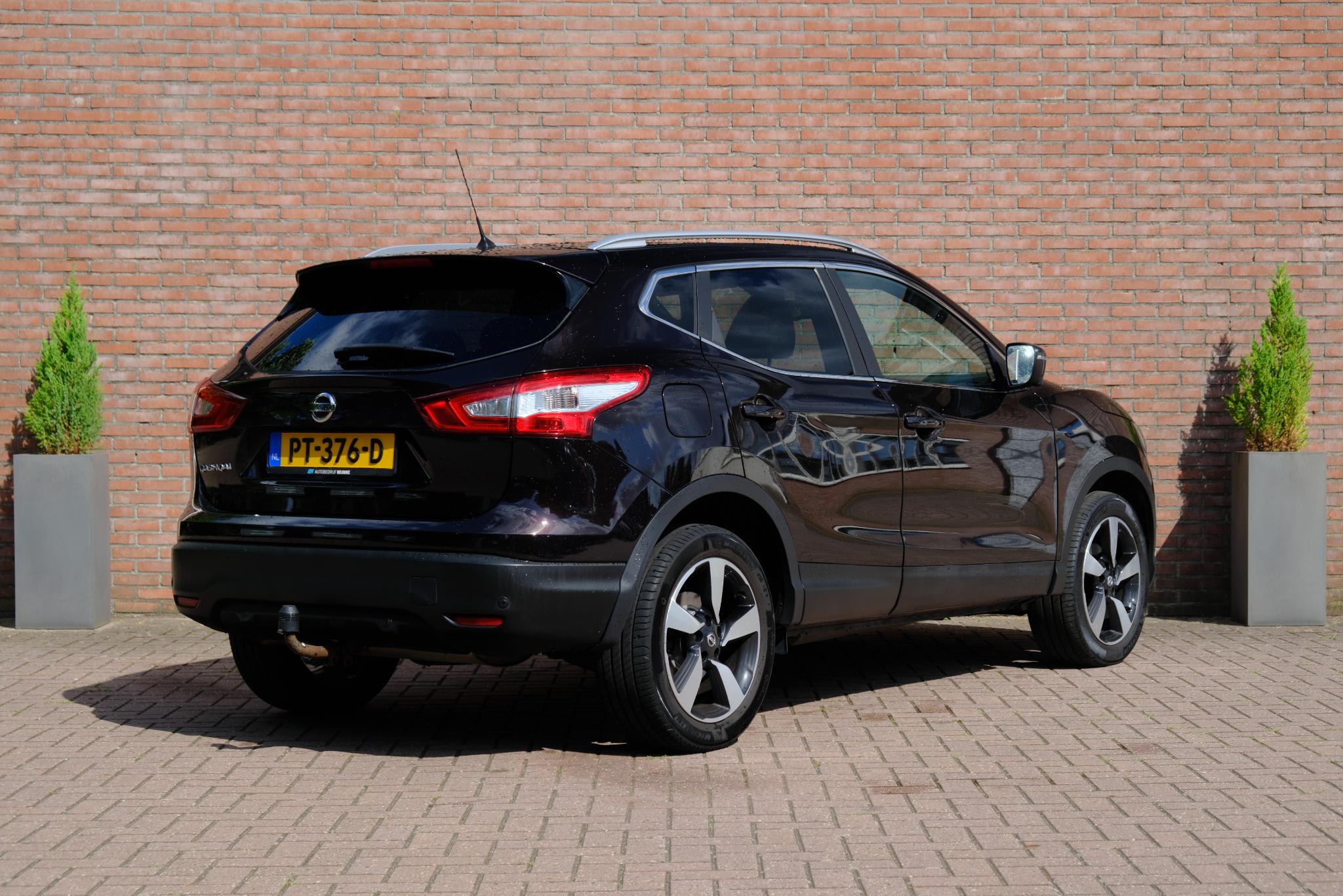 Nissan QASHQAI 1.6 DIG-T 163pk N-Vision | Navi | Climate | Cruise | Panoramadak | 360° Camera | Keyless | Trekhaak afbeelding 32