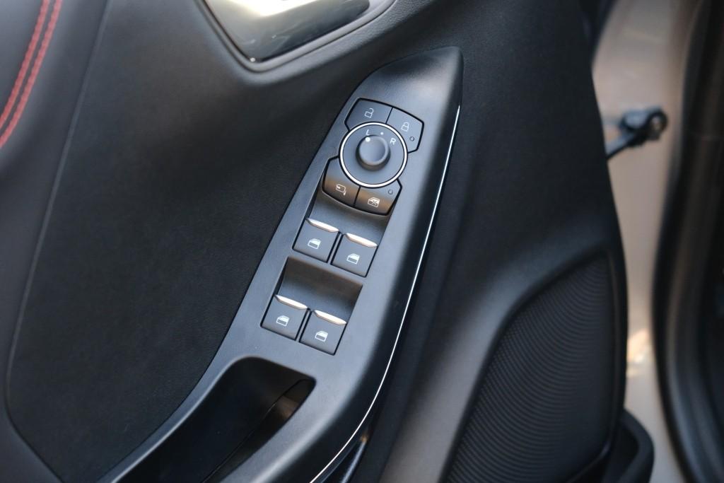 Ford Puma 1.0 EcoBoost Hybrid 155pk Aut. ST-Line X | Navi | App Connect | Adaptive Cruise | Full LED | Elektrische Achterklep | B&O Audio | Camera | Winter Pakket afbeelding 28