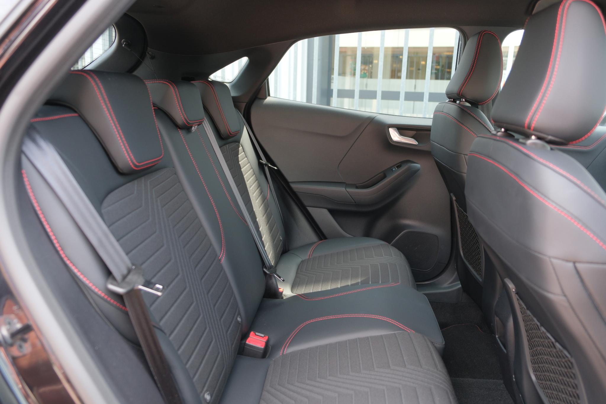 Ford Puma 1.0 EcoBoost Hybrid 155pk Aut. ST-Line X | Navi | App Connect | Adaptive Cruise | Full LED | Elektrische Achterklep | B&O Audio | Camera | Winter Pakket afbeelding 11