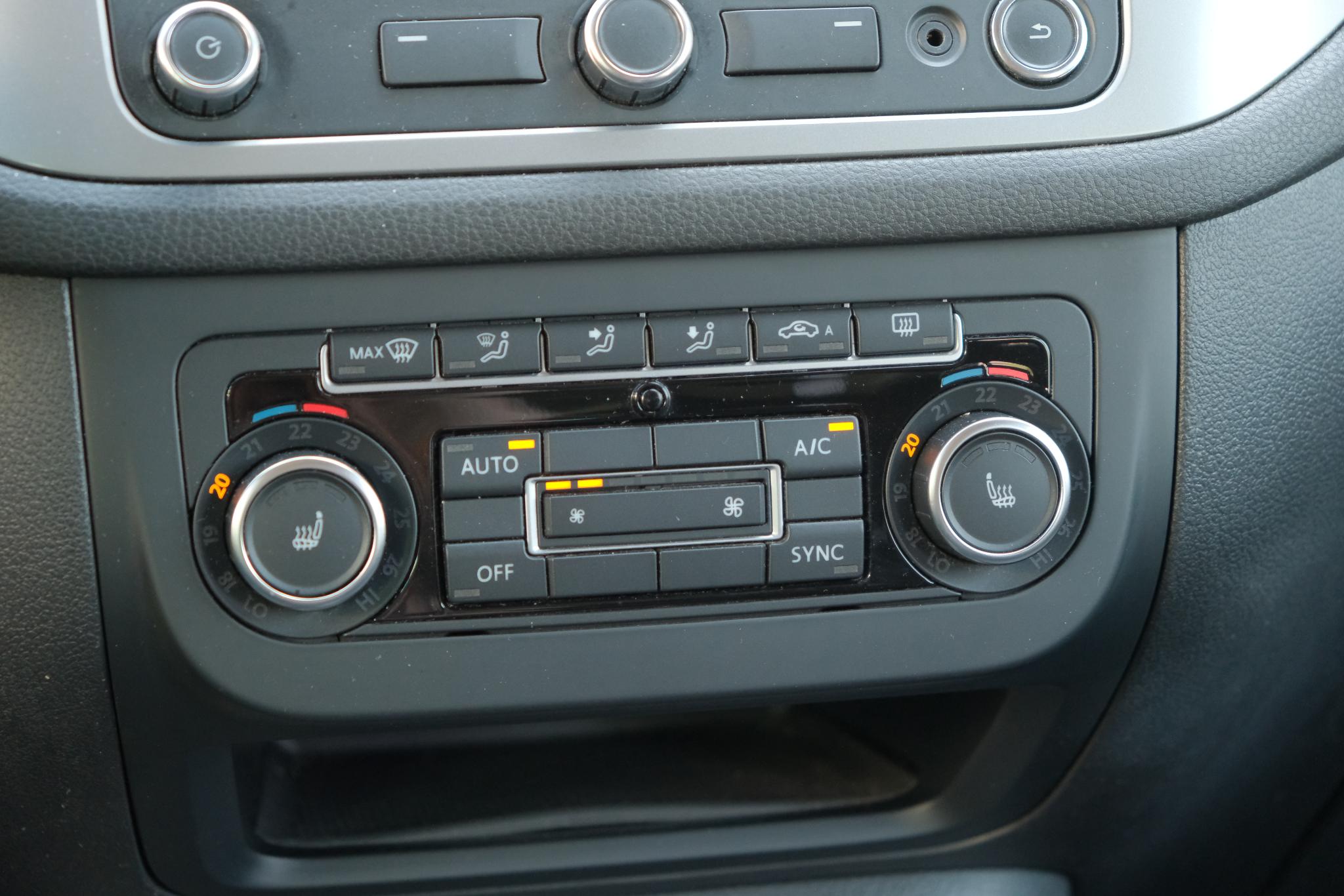 Volkswagen Tiguan 1.4 TSi 160pk Sport&Style | Navi | Winterpakket | Trekhaak | Climate | Camera | Cruise afbeelding 12