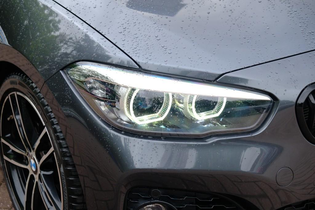 BMW 1 Serie 118i 136pk Aut. M Sport Shadow High Executive | Navi | Climate | Cruise | DAB | PDC | Stoelverwarming afbeelding 2