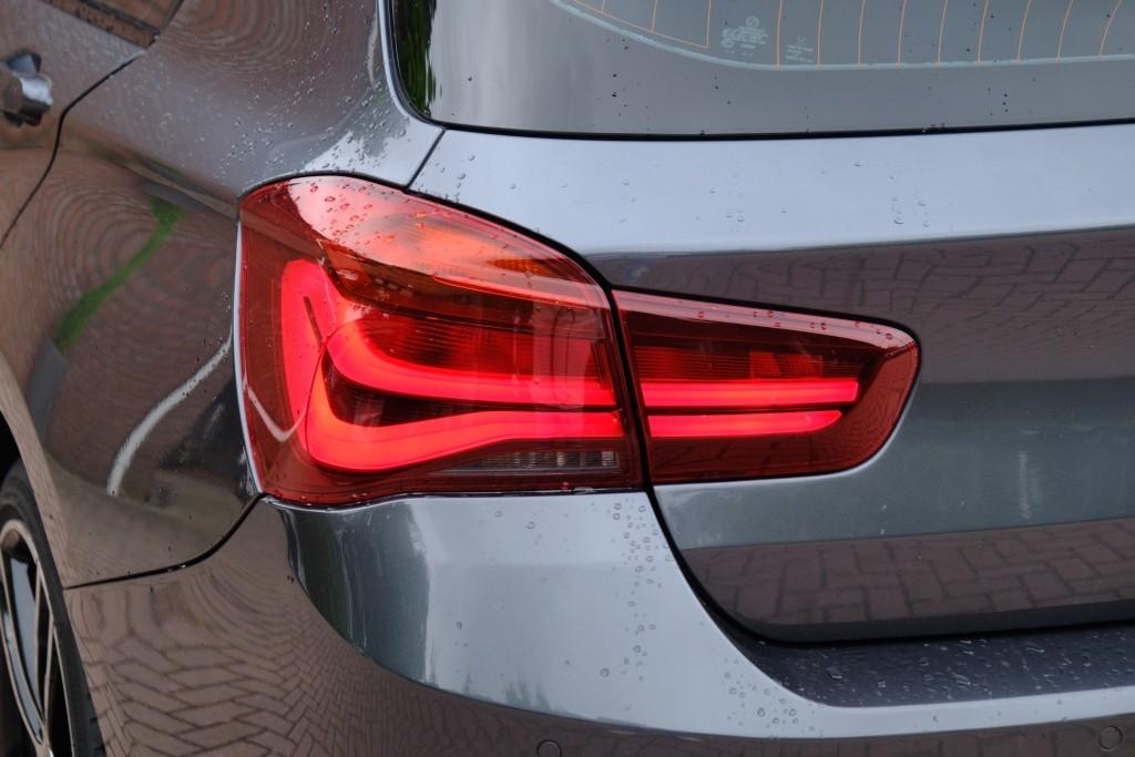 BMW 1 Serie 118i 136pk Aut. M Sport Shadow High Executive | Navi | Climate | Cruise | DAB | PDC | Stoelverwarming afbeelding 27