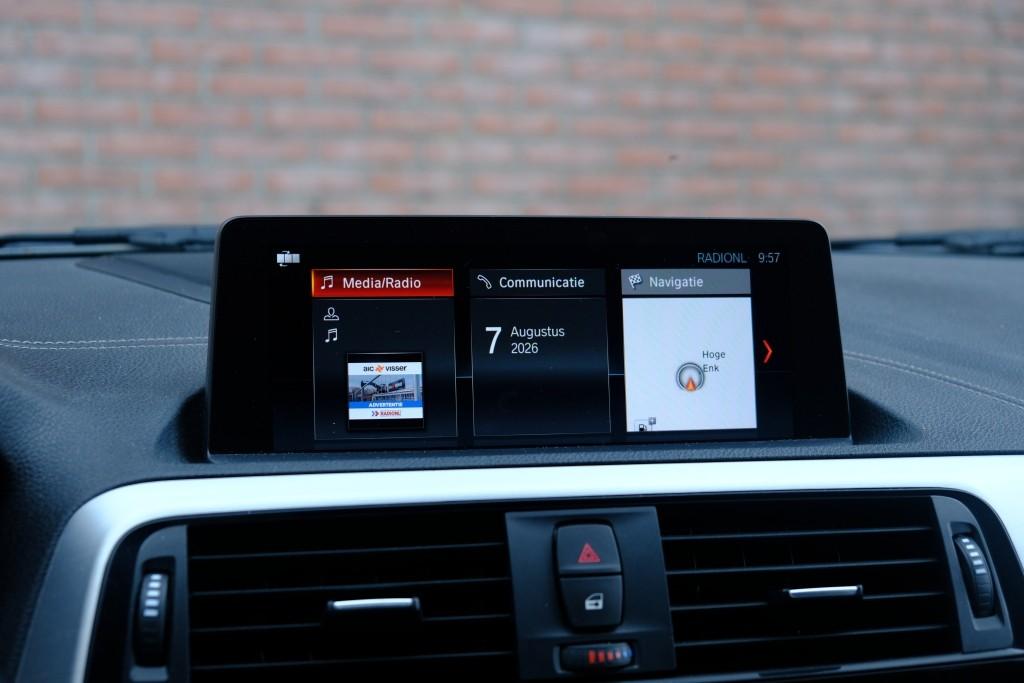 BMW 1 Serie 118i 136pk Aut. M Sport Shadow High Executive | Navi | Climate | Cruise | DAB | PDC | Stoelverwarming afbeelding 16