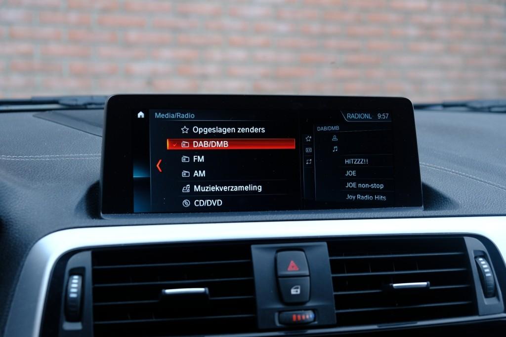 BMW 1 Serie 118i 136pk Aut. M Sport Shadow High Executive | Navi | Climate | Cruise | DAB | PDC | Stoelverwarming afbeelding 18