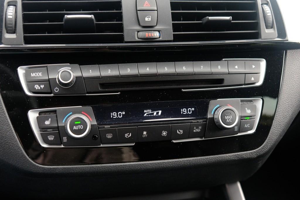 BMW 1 Serie 118i 136pk Aut. M Sport Shadow High Executive | Navi | Climate | Cruise | DAB | PDC | Stoelverwarming afbeelding 21