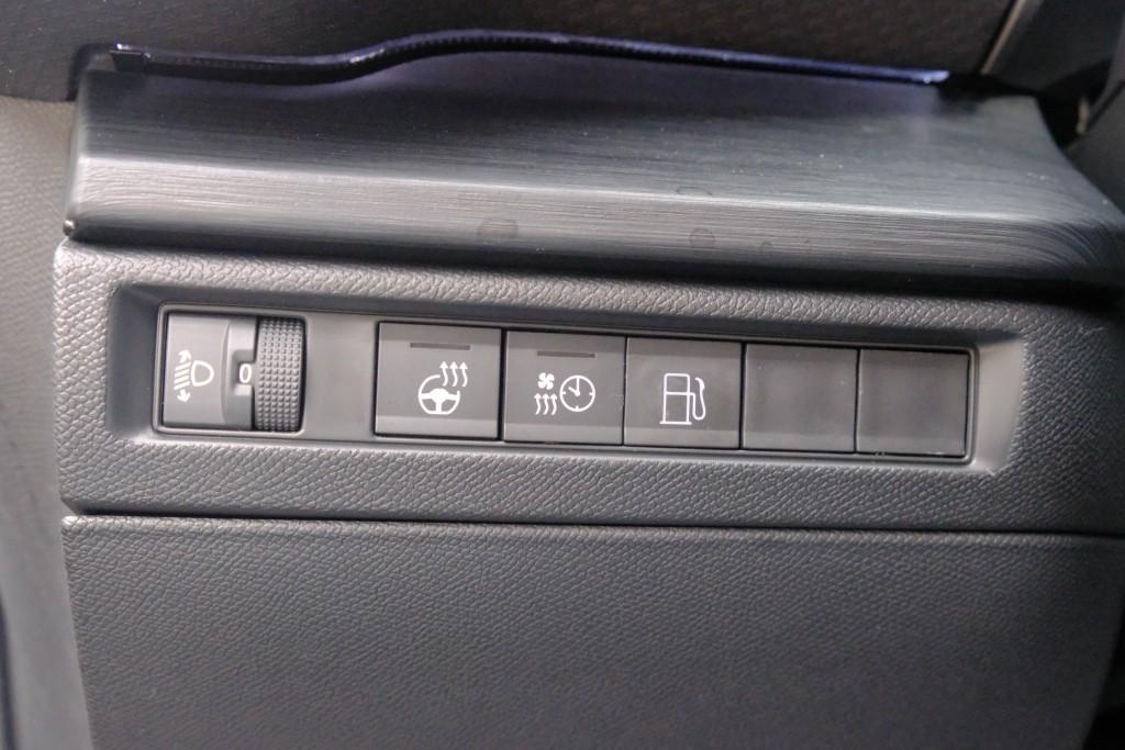 Citroën C5 X 1.6 Plug-in Hybrid 225pk EAT8 Shine | Navi | App Connect | Climate | Adaptive Cruise | Head-up Display | Camera | Keyless afbeelding 23