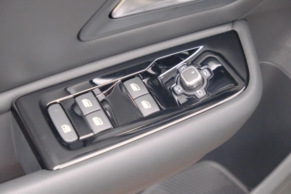 Citroën C5 X 1.6 Plug-in Hybrid 225pk EAT8 Shine | Navi | App Connect | Climate | Adaptive Cruise | Head-up Display | Camera | Keyless afbeelding 27