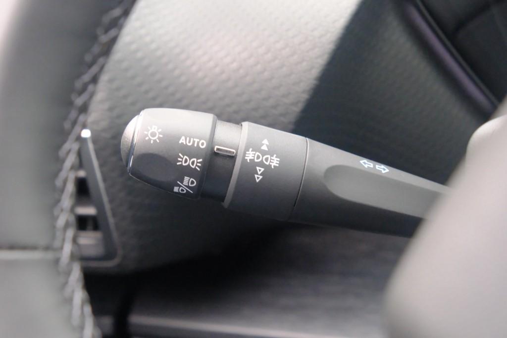 Citroën C5 X 1.6 Plug-in Hybrid 225pk EAT8 Shine | Navi | App Connect | Climate | Adaptive Cruise | Head-up Display | Camera | Keyless afbeelding 28