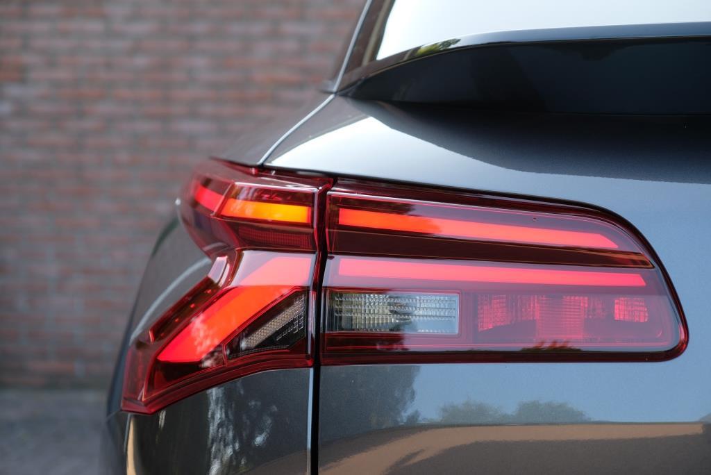 Citroën C5 X 1.6 Plug-in Hybrid 225pk EAT8 Shine | Navi | App Connect | Climate | Adaptive Cruise | Head-up Display | Camera | Keyless afbeelding 32