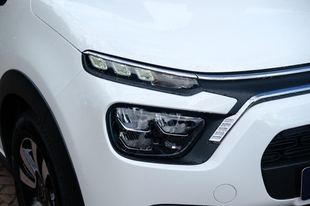 Citroën C3 1.2 PureTech 83pk Shine | App Connect | Climate | Cruise | Keyless | Stoelverwarming afbeelding 2