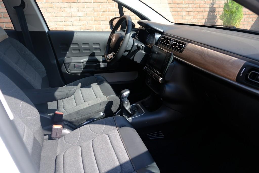 Citroën C3 1.2 PureTech 83pk Shine | App Connect | Climate | Cruise | Keyless | Stoelverwarming afbeelding 4
