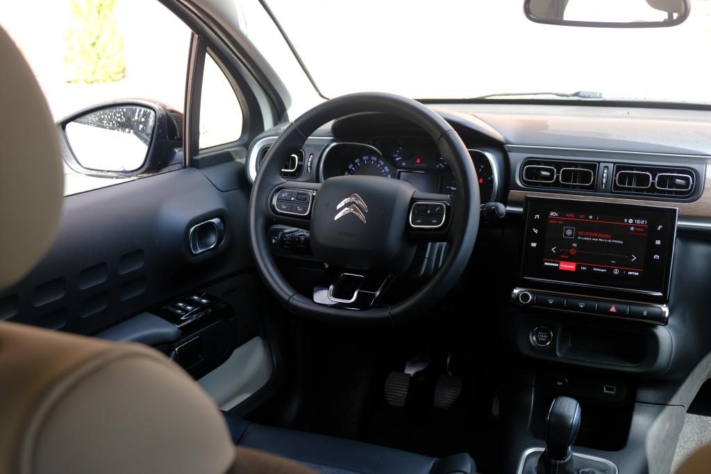 Citroën C3 1.2 PureTech 83pk Shine | App Connect | Climate | Cruise | Keyless | Stoelverwarming afbeelding 13