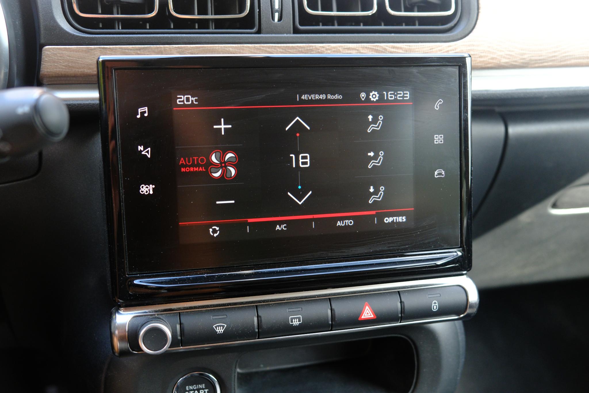 Citroën C3 1.2 PureTech 83pk Shine | App Connect | Climate | Cruise | Keyless | Stoelverwarming afbeelding 17