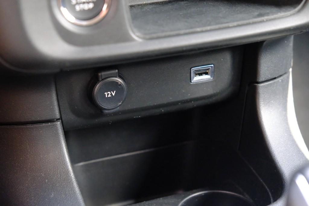 Citroën C3 1.2 PureTech 83pk Shine | App Connect | Climate | Cruise | Keyless | Stoelverwarming afbeelding 23