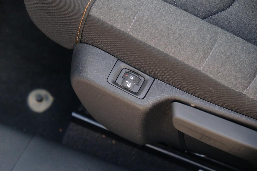 Citroën C3 1.2 PureTech 83pk Shine | App Connect | Climate | Cruise | Keyless | Stoelverwarming afbeelding 25
