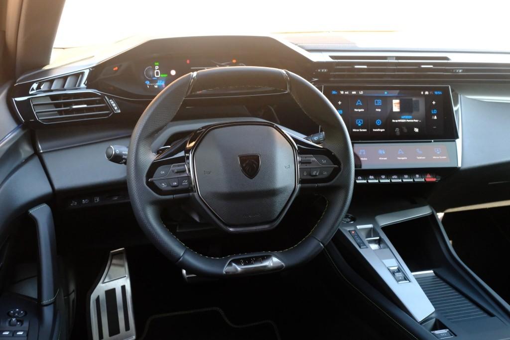 Peugeot 408 1.6 HYbrid 180pk EAT8 GT | Navi | App Connect | Adaptive Cruise | Keyless | 360° Camera | Matrix LED | Dodehoek | Elektrische Achterklep afbeelding 12