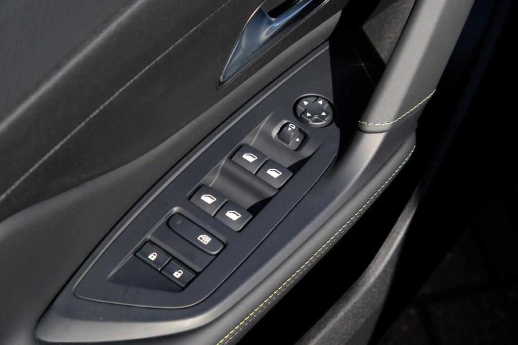 Peugeot 408 1.6 HYbrid 180pk EAT8 GT | Navi | App Connect | Adaptive Cruise | Keyless | 360° Camera | Matrix LED | Dodehoek | Elektrische Achterklep afbeelding 21