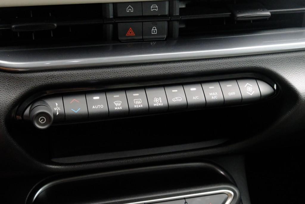 Fiat 600 1.2 Hybrid 110pk DCT6 La Prima | Navi | App Connect | Adaptive Cruise | Climate | Keyless | Camera | Leder | Elektrische Achterklep afbeelding 19