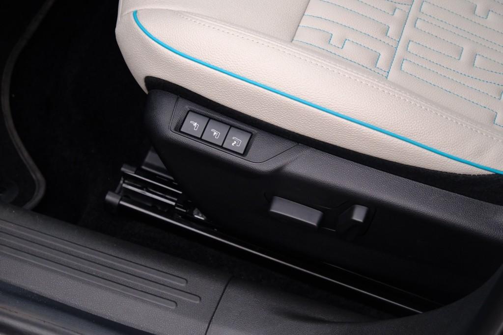 Fiat 600 1.2 Hybrid 110pk DCT6 La Prima | Navi | App Connect | Adaptive Cruise | Climate | Keyless | Camera | Leder | Elektrische Achterklep afbeelding 23