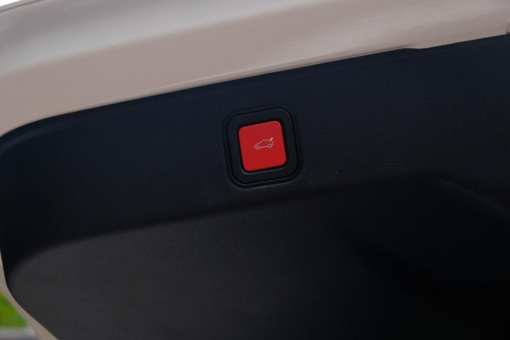 Fiat 600 1.2 Hybrid 110pk DCT6 La Prima | Navi | App Connect | Adaptive Cruise | Climate | Keyless | Camera | Leder | Elektrische Achterklep afbeelding 30