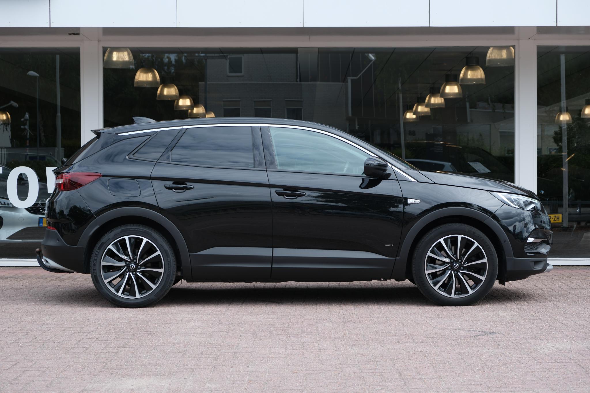 Opel Grandland X 1.6 Turbo Hybrid4 300pk Business Elegance | Navi | App Connect | Climate | Adaptive Cruise | Camera | Leder | Dodehoek | Trekhaak afbeelding 4