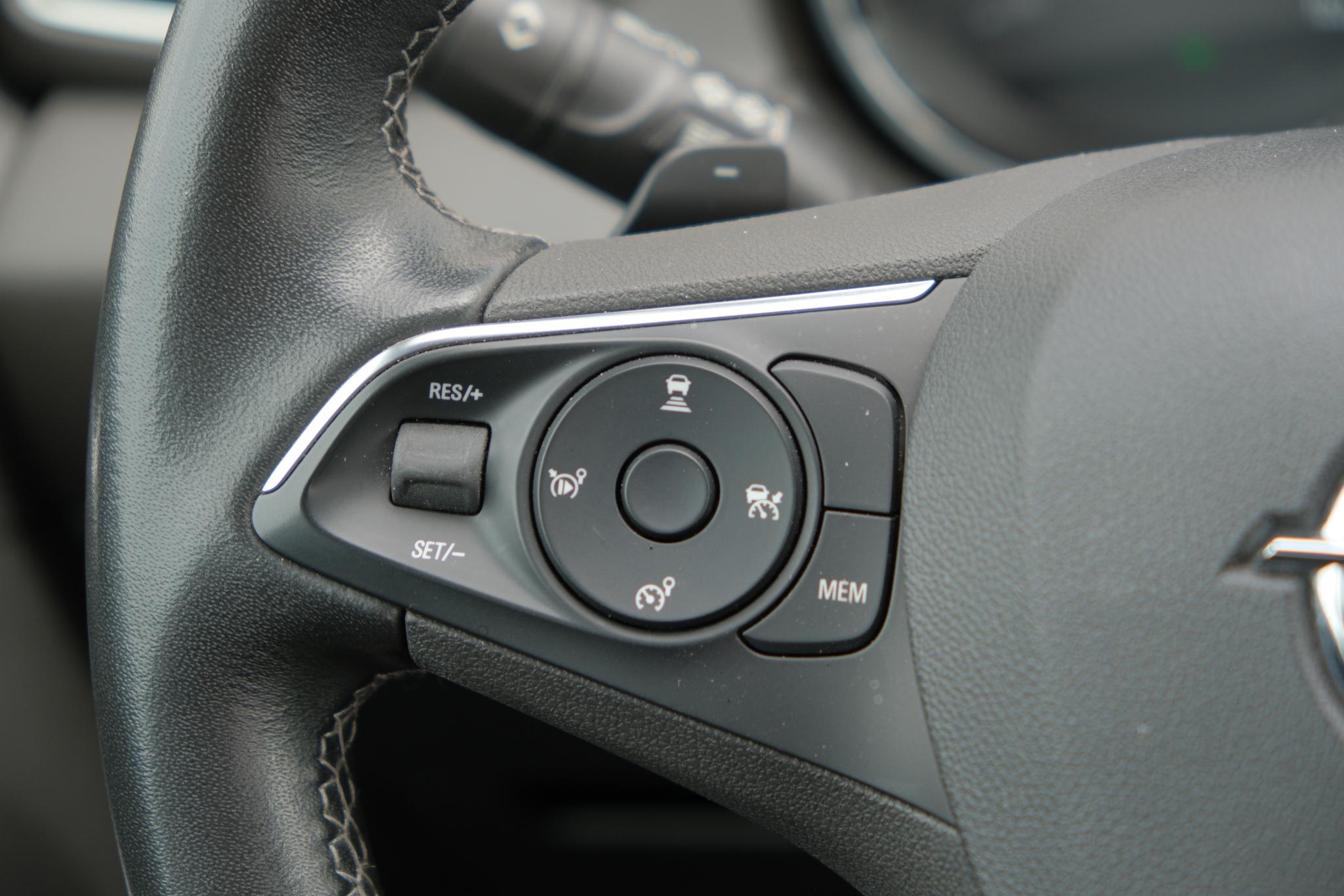 Opel Grandland X 1.6 Turbo Hybrid4 300pk Business Elegance | Navi | App Connect | Climate | Adaptive Cruise | Camera | Leder | Dodehoek | Trekhaak afbeelding 16