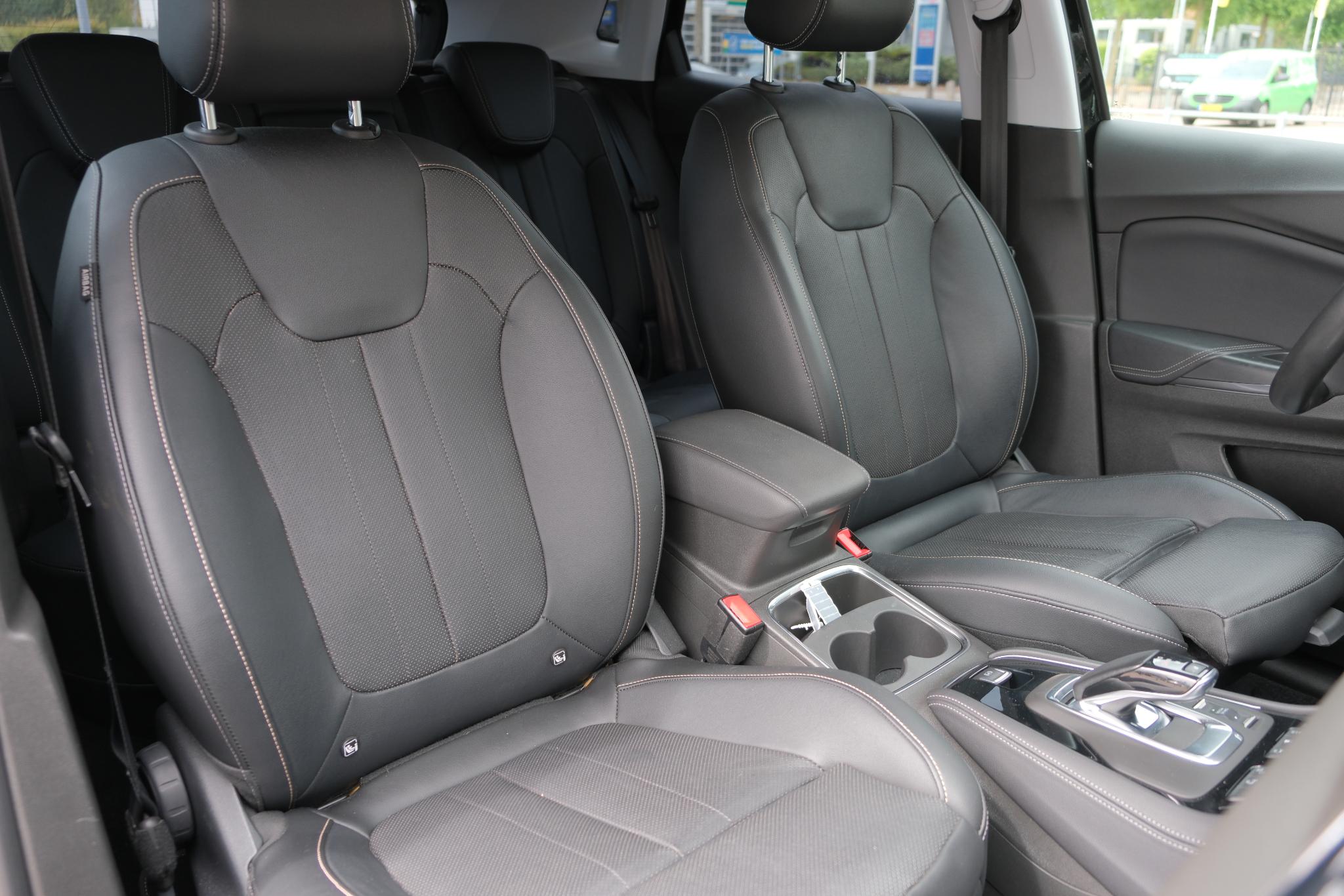 Opel Grandland X 1.6 Turbo Hybrid4 300pk Business Elegance | Navi | App Connect | Climate | Adaptive Cruise | Camera | Leder | Dodehoek | Trekhaak afbeelding 8