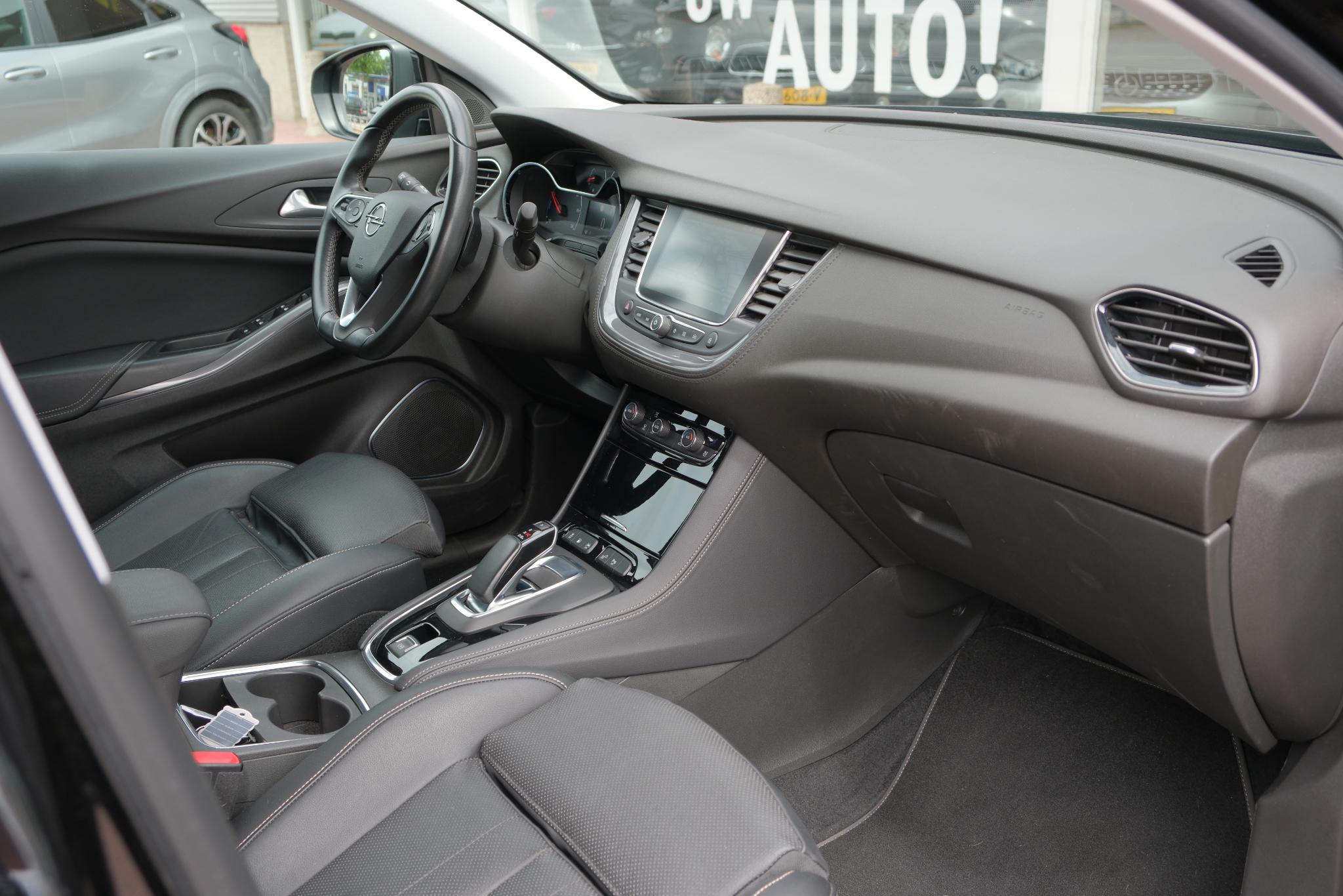 Opel Grandland X 1.6 Turbo Hybrid4 300pk Business Elegance | Navi | App Connect | Climate | Adaptive Cruise | Camera | Leder | Dodehoek | Trekhaak afbeelding 9