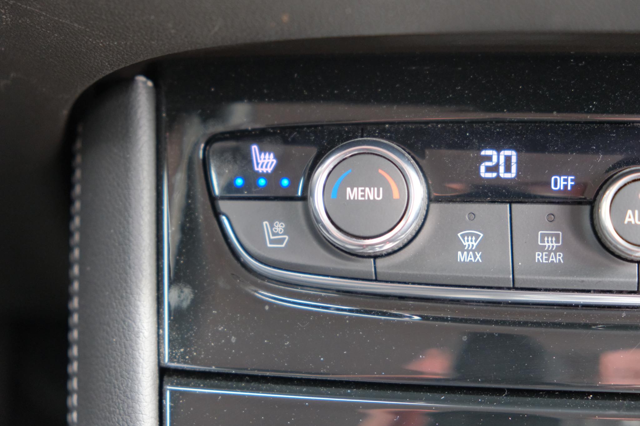 Opel Grandland X 1.6 Turbo Hybrid4 300pk Business Elegance | Navi | App Connect | Climate | Adaptive Cruise | Camera | Leder | Dodehoek | Trekhaak afbeelding 14