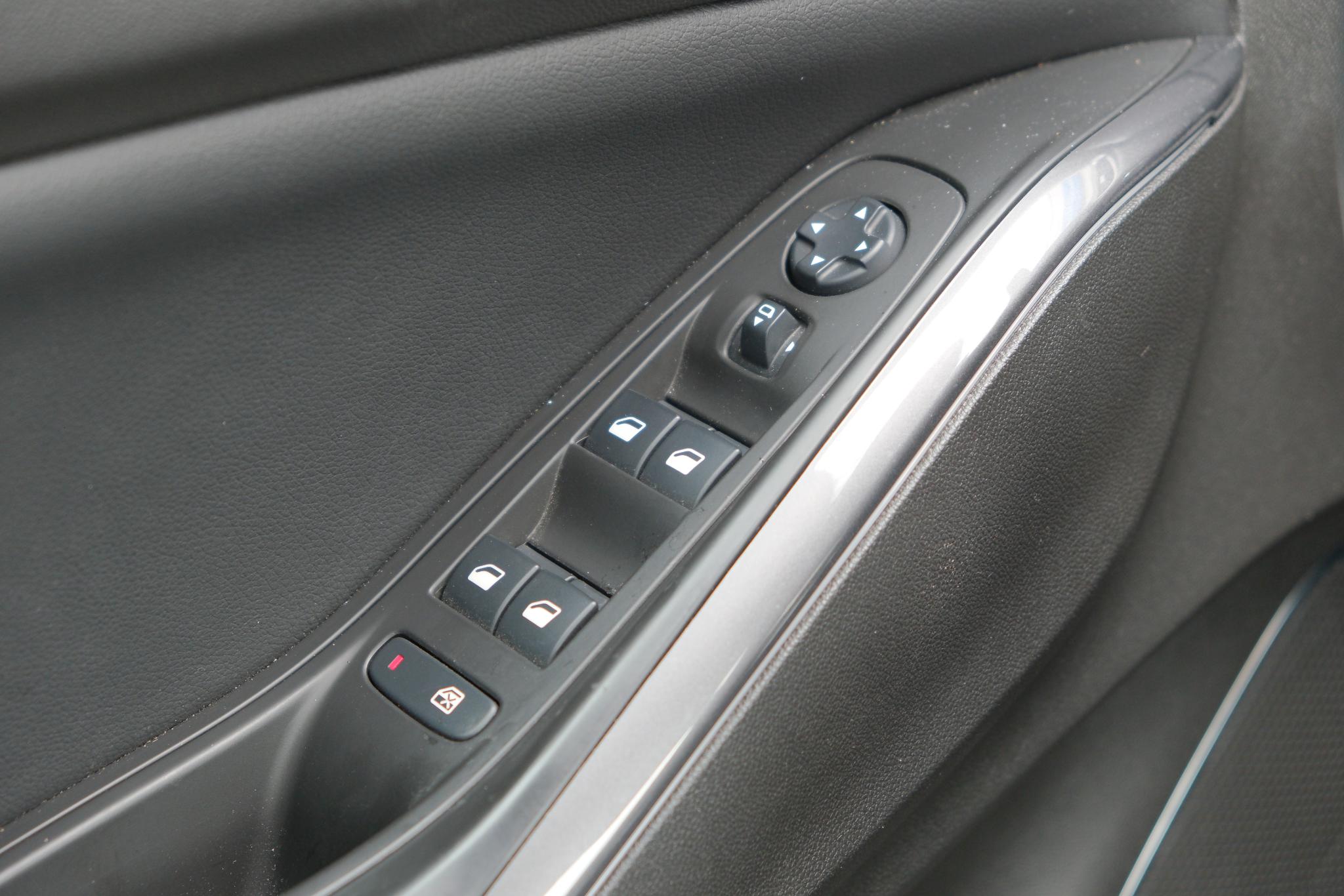 Opel Grandland X 1.6 Turbo Hybrid4 300pk Business Elegance | Navi | App Connect | Climate | Adaptive Cruise | Camera | Leder | Dodehoek | Trekhaak afbeelding 18