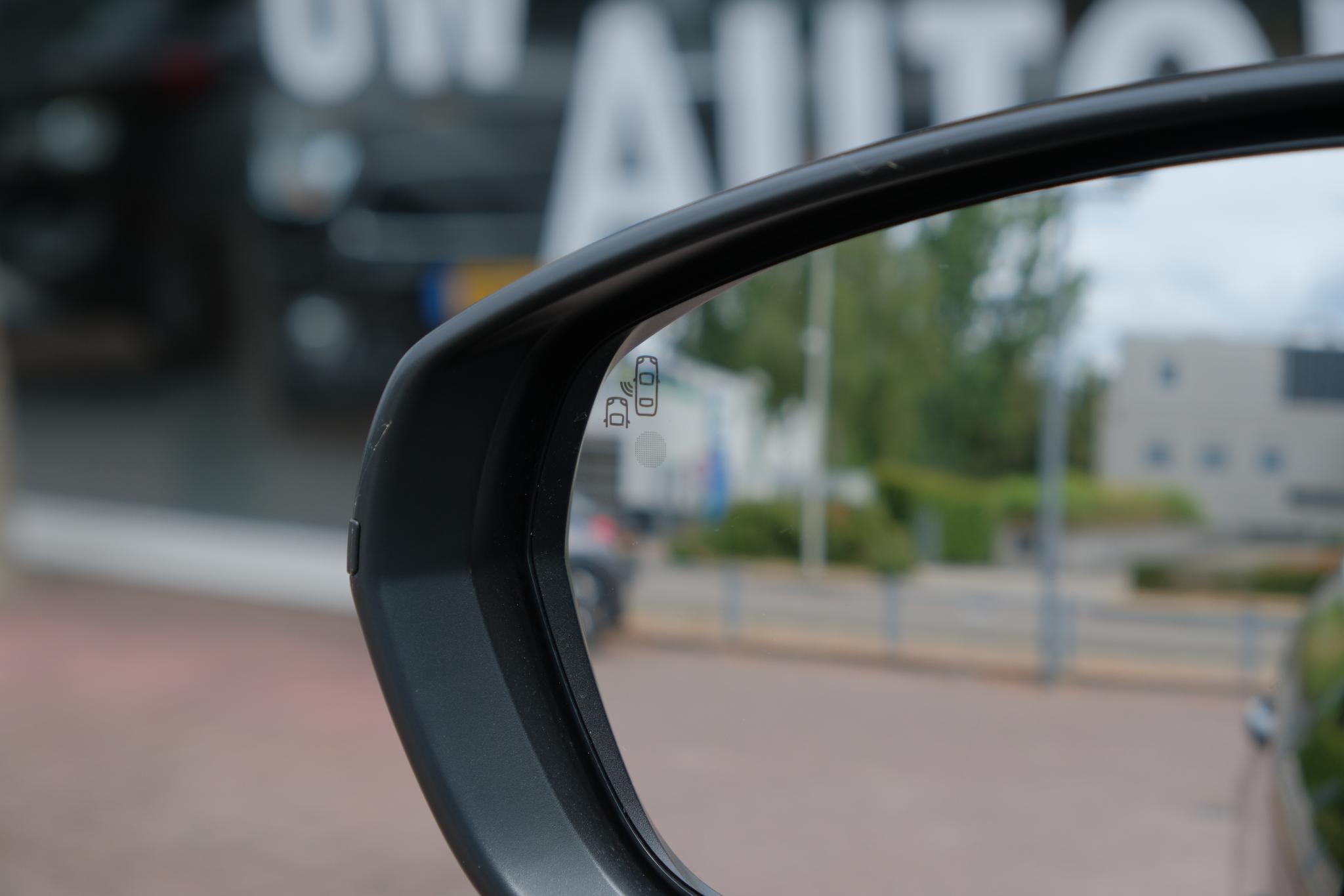 Opel Grandland X 1.6 Turbo Hybrid4 300pk Business Elegance | Navi | App Connect | Climate | Adaptive Cruise | Camera | Leder | Dodehoek | Trekhaak afbeelding 26