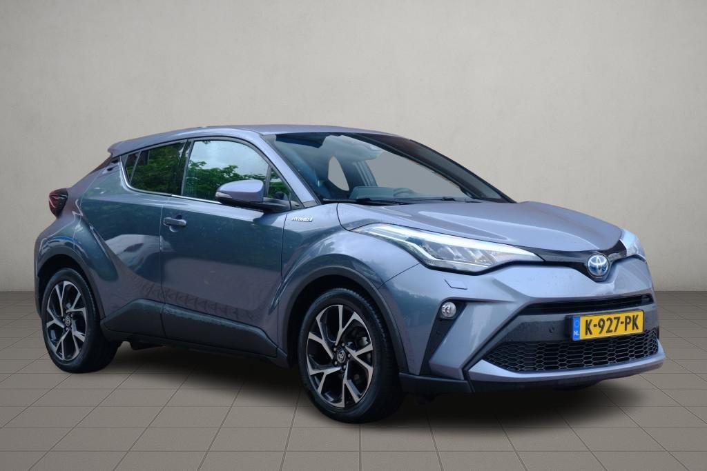 Toyota C-HR 1.8 Hybrid 122pk CVT First Edition | Navvi | App Connect | Climate | Adaptive Cruise | Camera | Keyless | Winter Pakket | Trekhaak afbeelding 1