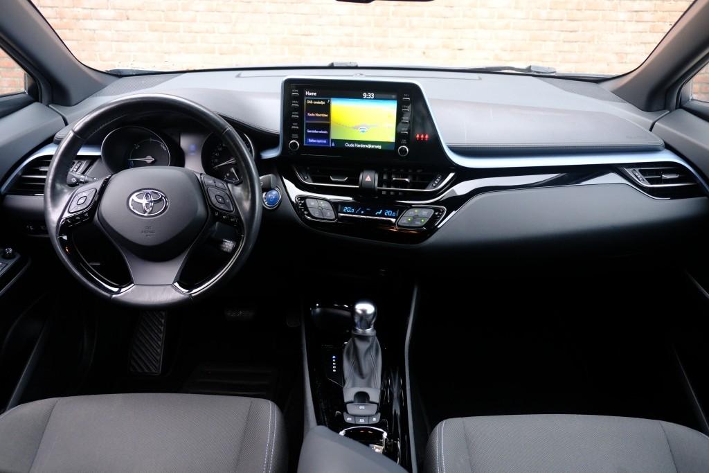 Toyota C-HR 1.8 Hybrid 122pk CVT First Edition | Navvi | App Connect | Climate | Adaptive Cruise | Camera | Keyless | Winter Pakket | Trekhaak afbeelding 7