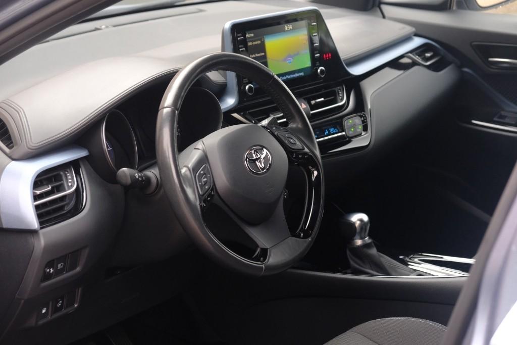 Toyota C-HR 1.8 Hybrid 122pk CVT First Edition | Navvi | App Connect | Climate | Adaptive Cruise | Camera | Keyless | Winter Pakket | Trekhaak afbeelding 8