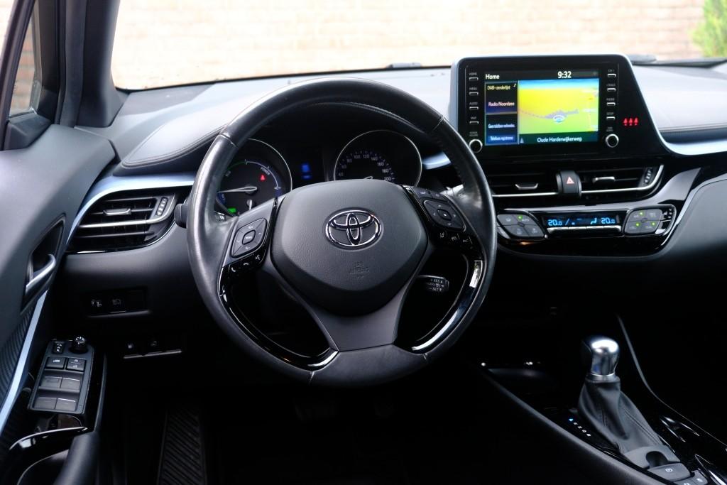 Toyota C-HR 1.8 Hybrid 122pk CVT First Edition | Navvi | App Connect | Climate | Adaptive Cruise | Camera | Keyless | Winter Pakket | Trekhaak afbeelding 15