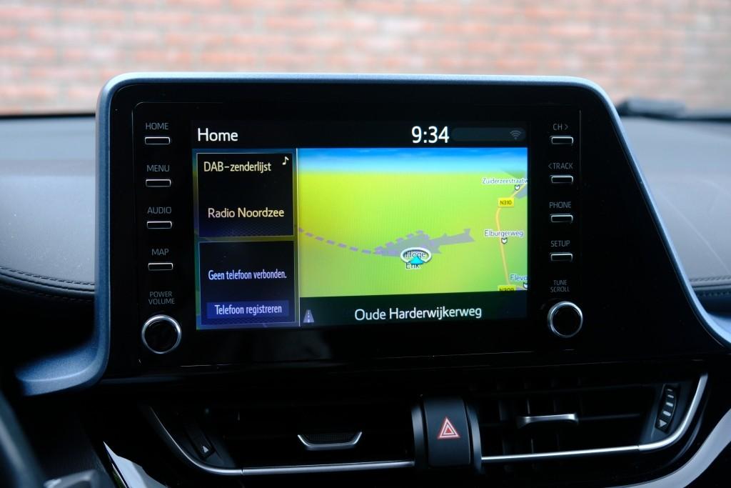 Toyota C-HR 1.8 Hybrid 122pk CVT First Edition | Navvi | App Connect | Climate | Adaptive Cruise | Camera | Keyless | Winter Pakket | Trekhaak afbeelding 17