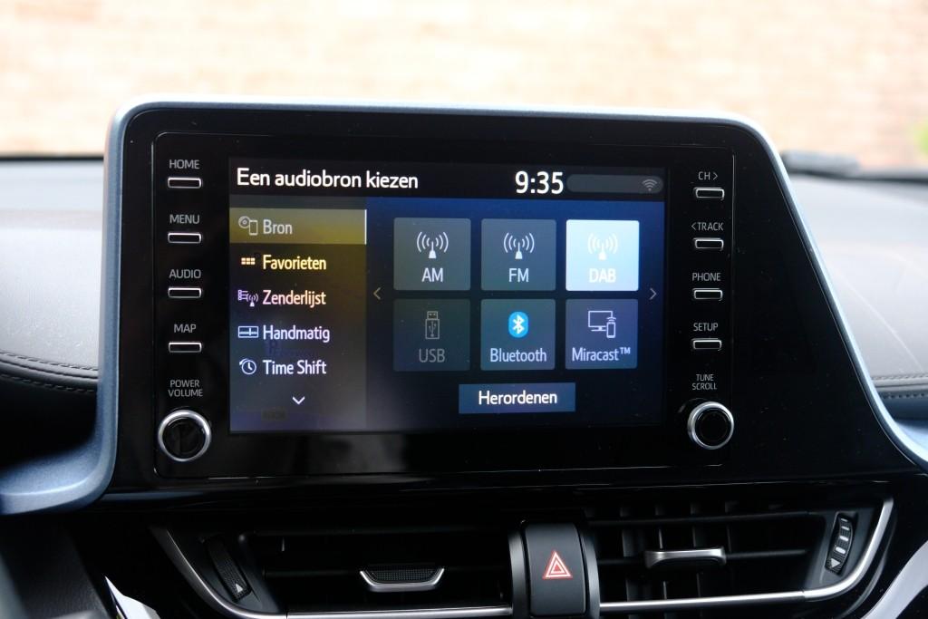 Toyota C-HR 1.8 Hybrid 122pk CVT First Edition | Navvi | App Connect | Climate | Adaptive Cruise | Camera | Keyless | Winter Pakket | Trekhaak afbeelding 19