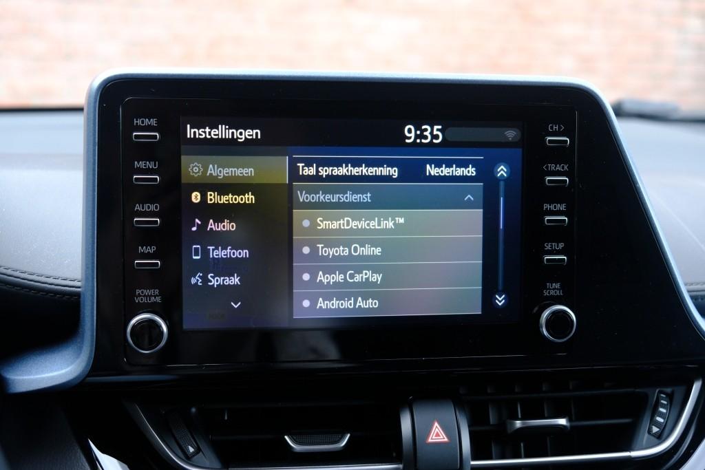 Toyota C-HR 1.8 Hybrid 122pk CVT First Edition | Navvi | App Connect | Climate | Adaptive Cruise | Camera | Keyless | Winter Pakket | Trekhaak afbeelding 20