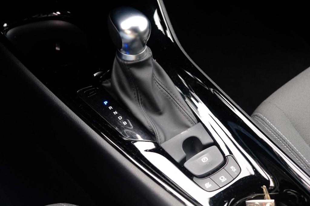 Toyota C-HR 1.8 Hybrid 122pk CVT First Edition | Navvi | App Connect | Climate | Adaptive Cruise | Camera | Keyless | Winter Pakket | Trekhaak afbeelding 25